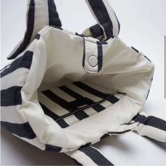 ZARA Beautiful & Unique B & W large striped Bow Tote Bag NWT🔥🔥🔥 - Picture 6 of 9